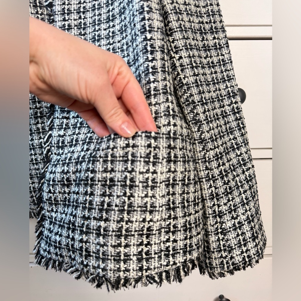 NWT ANN TAYLOR Tweed Jacket Size 10 Black White Fringe - Picture 7 of 16